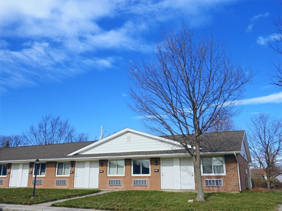 Whispering Creek Apartments in Fort Wayne, IN - Building Photo