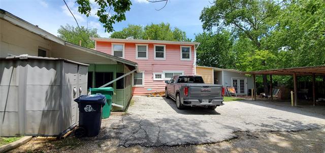 property at 1015 S Welch St