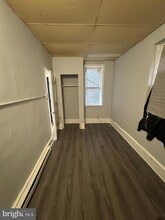 1521-1500 Wakeling St in Philadelphia, PA - Foto de edificio - Building Photo