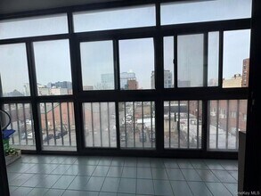 136-75 37th Ave in New York, NY - Building Photo - Building Photo