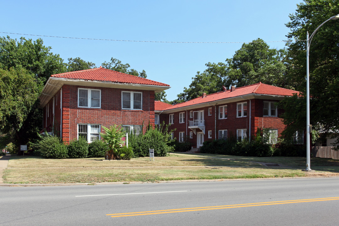 The Grand Apartments in Ponca City, OK - Building Photo