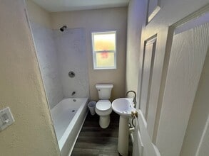 819 W 9th St in Antioch, CA - Building Photo - Building Photo