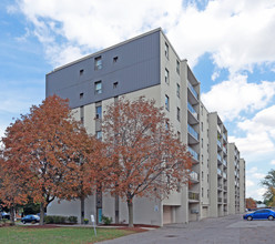 Tuscany Village Apartments in St Catharines, ON - Building Photo - Building Photo