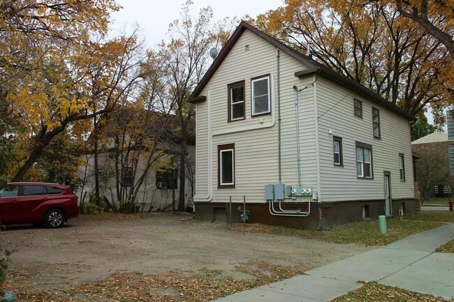921 6th Ave N in Fargo, ND - Building Photo - Building Photo