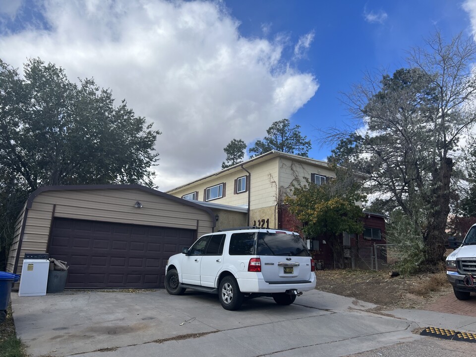 3221 Villa St in Los Alamos, NM - Foto de edificio