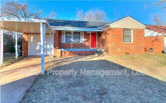 1209 NE 43rd St in Oklahoma City, OK - Building Photo