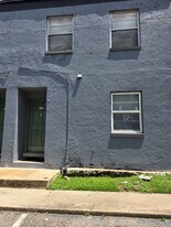 2325 W Pensacola St in Tallahassee, FL - Building Photo
