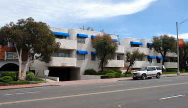 2711 S El Camino Real in San Clemente, CA - Building Photo - Building Photo