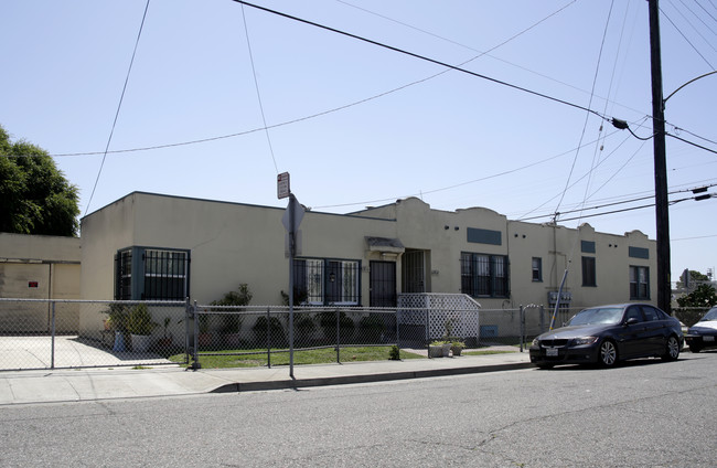 1088 28th St in Oakland, CA - Foto de edificio - Building Photo