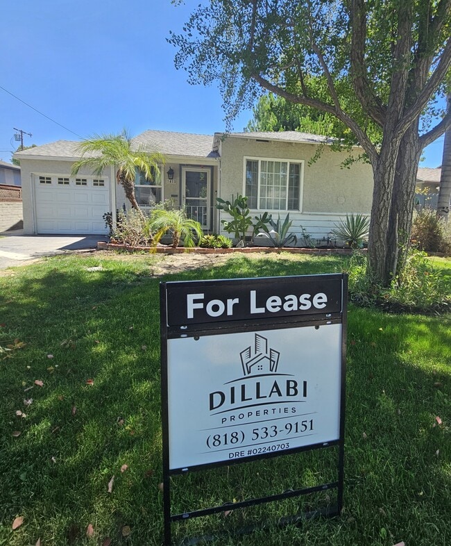 property at 1418 N Maple St