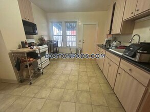 96 E Cottage St in Boston, MA - Building Photo - Building Photo