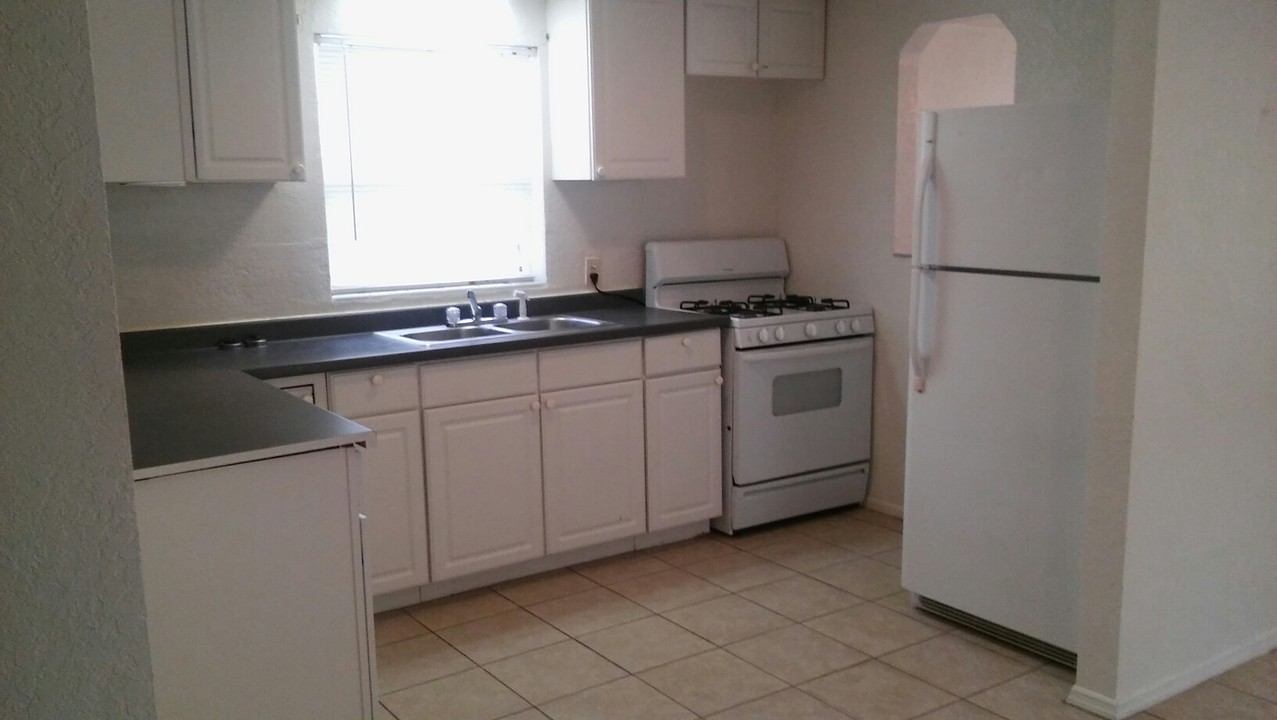 1316 Sunset Point Rd in Clearwater, FL - Building Photo
