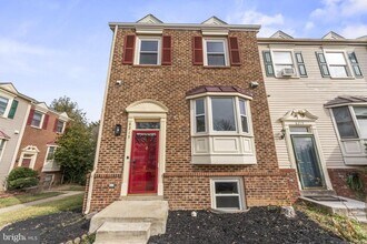 8213 Roxbury Dr in Alexandria, VA - Building Photo - Building Photo