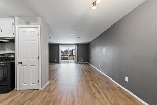 2768 Aquarius Rd, Unit 2768 Aquarius Rd in Bellevue, WI - Building Photo