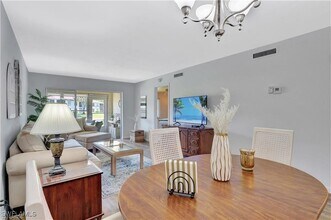 360 Charlemagne Blvd in Naples, FL - Building Photo - Building Photo