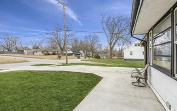 7112 SW 15th St in Des Moines, IA - Building Photo - Building Photo