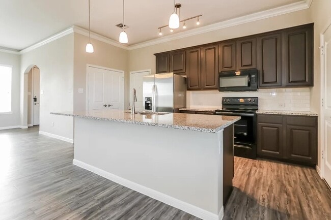 property at 1538 Lakeland Cir