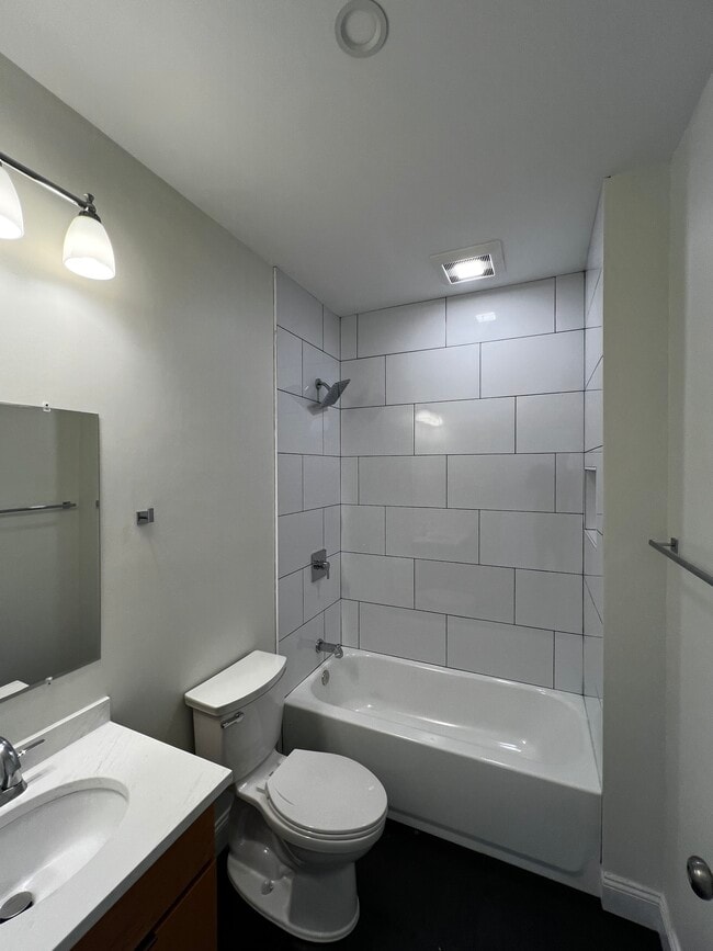 4 Blossom St in Fitchburg, MA - Building Photo - Building Photo