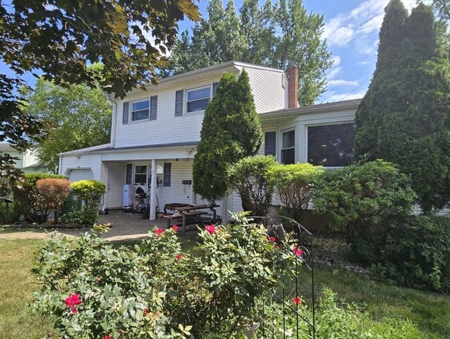 property at 7 Timothy Ct