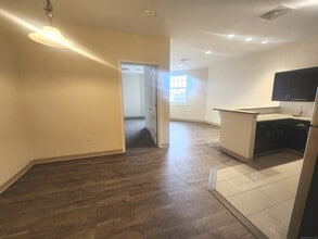 215 Stillwater Ave in Stamford, CT - Building Photo - Building Photo