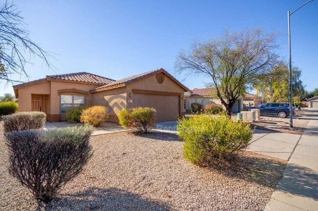 15667 W Port Au Prince Ln in Surprise, AZ - Building Photo - Building Photo