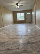 1051 Country Club Dr in Seguin, TX - Building Photo - Building Photo