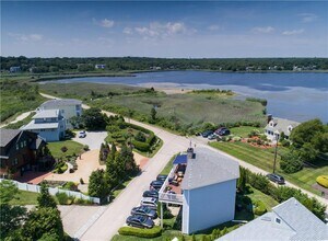 6 Dunes Rd in Narragansett, RI - Building Photo - Building Photo