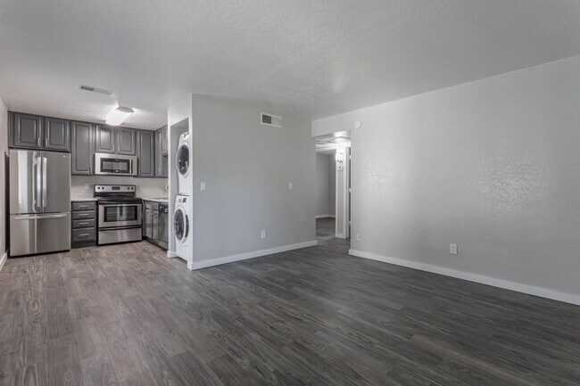 Montecito Apartments in Phoenix, AZ - Building Photo - Interior Photo