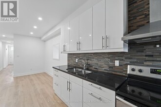 2037 Davenport Rd in Toronto, ON - Building Photo - Building Photo