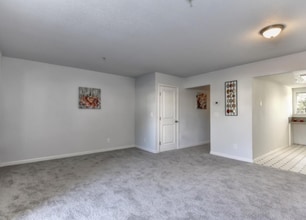 1941 Grande Cir-Unit -APT 6 in Fairfield, CA - Building Photo - Building Photo