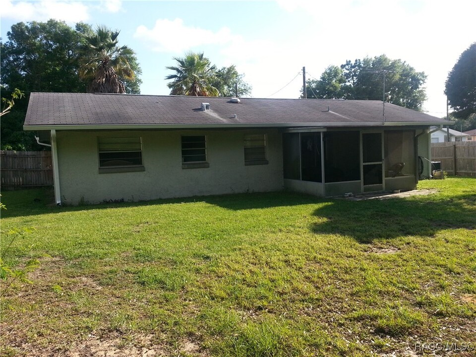 516 Spruce St in Inverness, FL - Building Photo