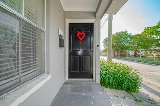 1101 Saulnier St in Houston, TX - Building Photo - Building Photo
