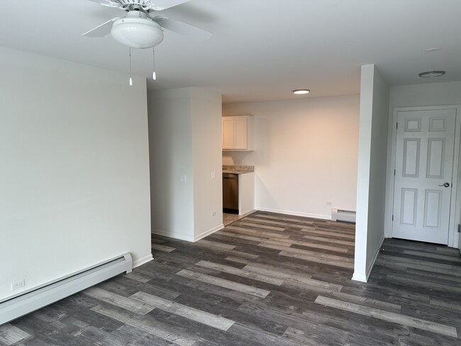15B E Dundee Quarter Dr in Palatine, IL - Building Photo - Building Photo
