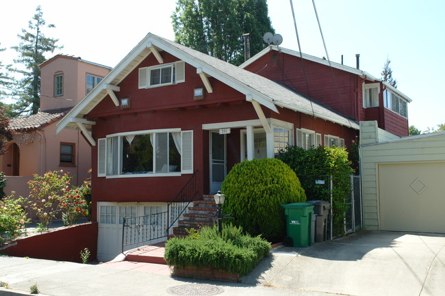 391-391A 62nd St in Oakland, CA - Building Photo - Building Photo