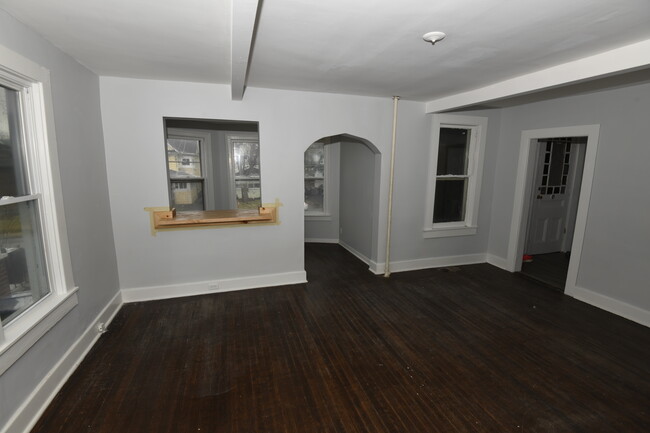 811 Avery Ave in Syracuse, NY - Foto de edificio - Building Photo