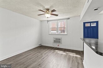 1718 S Dover St in Philadelphia, PA - Building Photo - Building Photo