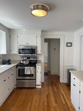 32 E Wharf Rd in Madison, CT - Building Photo - Building Photo