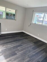 284 SE 6th Ave in Deerfield Beach, FL - Building Photo - Building Photo