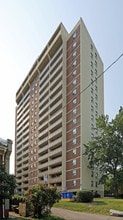 Haldimand Apartments in Hamilton, ON - Building Photo - Building Photo