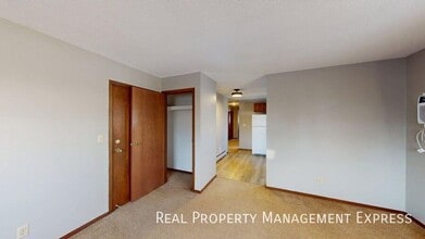 Move In by January 15 & Get ONE MONTH FREE in Sioux Falls, SD - Building Photo - Building Photo