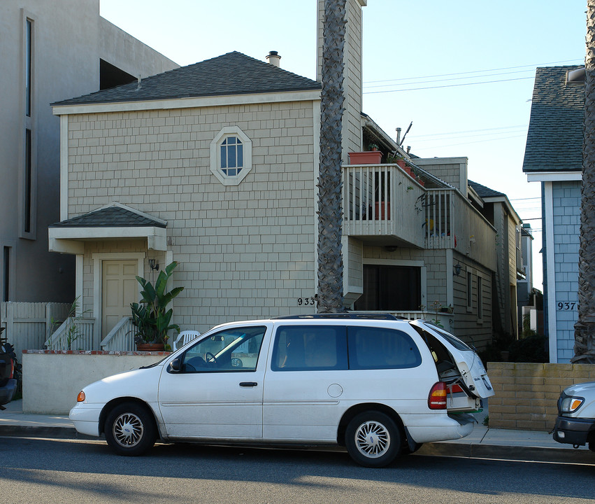 933 W Balboa Blvd in Newport Beach, CA - Foto de edificio