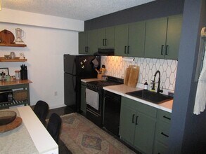113 Trailside Rd in Londonderry, VT - Building Photo - Building Photo