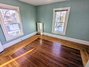 56 Rackleff St, Unit 2 in Portland, ME - Building Photo - Building Photo