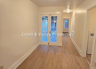 120 N Mildred Ave-Unit -120 N. Mildred Ave. in King City, CA - Foto de edificio - Building Photo