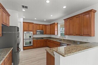 17376 SW 48th St in Miramar, FL - Building Photo - Building Photo