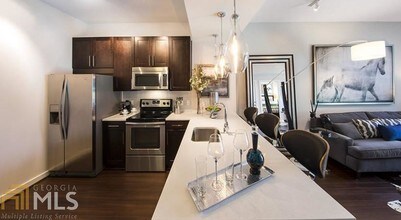 3380 Peachtree Rd NE-Unit -1BR in Atlanta, GA - Foto de edificio - Building Photo