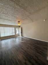 211 E Vida Way in Norman, OK - Building Photo - Building Photo