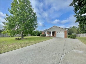 103 Peregrine Pl in Fayetteville, NC - Building Photo - Building Photo