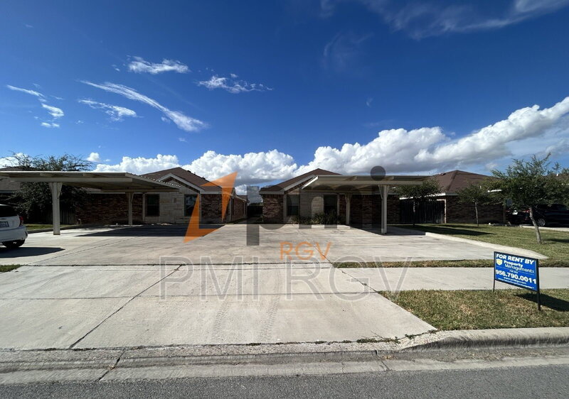 3007 Linda Vista St in Edinburg, TX - Building Photo