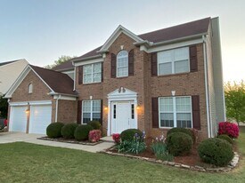 15 Bay Hill Dr in Simpsonville, SC - Building Photo
